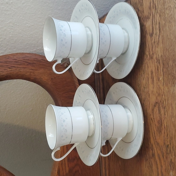 Liling Brocade Blue and Pink Set of 5 Tea Cups and 6 Saucers - Picture 10 of 16